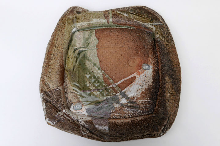 Platte, Steinzeugmasse, Shinoglasur, Ascheglasur, Salz-Holzbrand, ∅ 29 cm