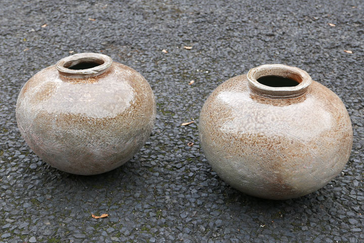 slow down, Vasen, Steinzeug, aufgebaut, Salz-Holzbrand, Höhe 31 cm, ∅ 33 cm